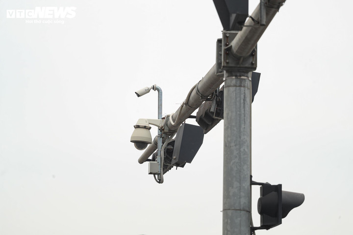 Cảnh giao th&ocirc;ng hỗn loạn tại n&uacute;t giao chưa được lắp camera AI ở H&agrave; Nội- Ảnh 11.