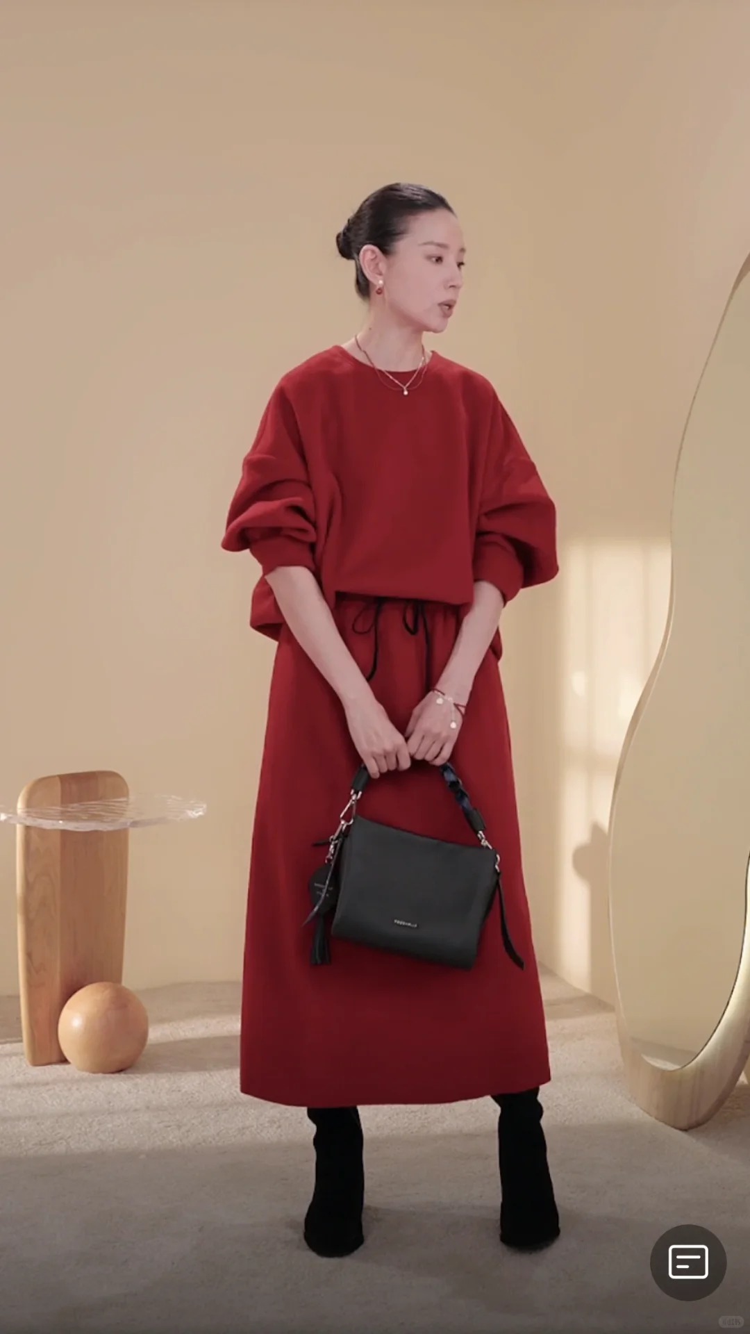 Xem Đổng Khiết livestream: Khi b&aacute;n h&agrave;ng trở th&agrave;nh một liệu ph&aacute;p 