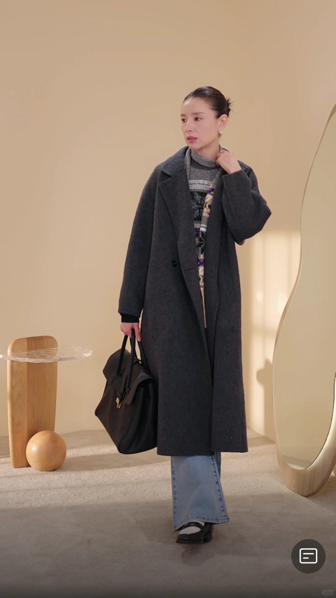 Xem Đổng Khiết livestream: Khi b&aacute;n h&agrave;ng trở th&agrave;nh một liệu ph&aacute;p 