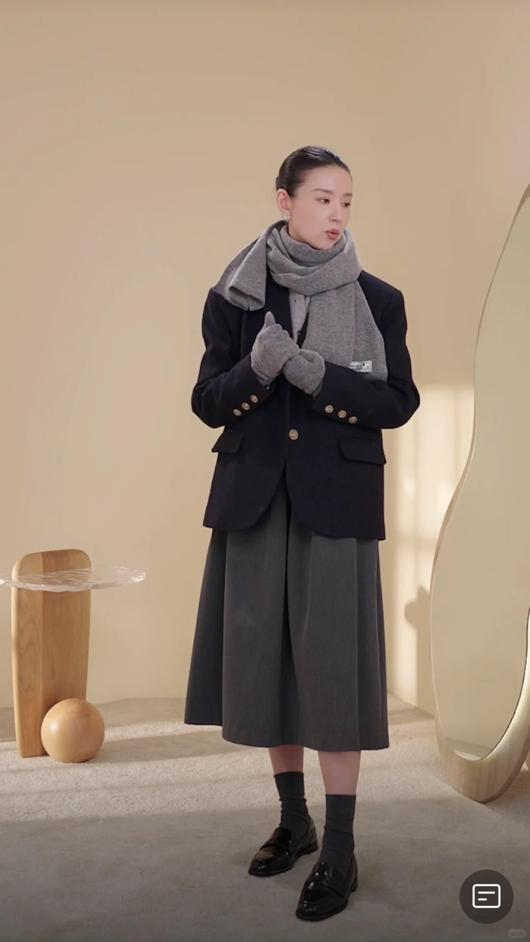 Xem Đổng Khiết livestream: Khi b&aacute;n h&agrave;ng trở th&agrave;nh một liệu ph&aacute;p 