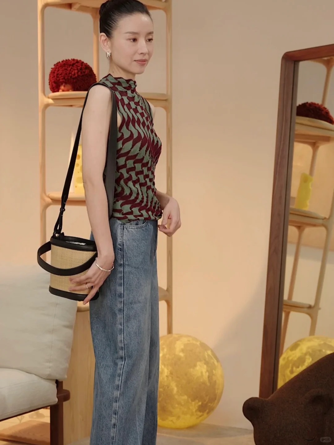 Xem Đổng Khiết livestream: Khi b&aacute;n h&agrave;ng trở th&agrave;nh một liệu ph&aacute;p 