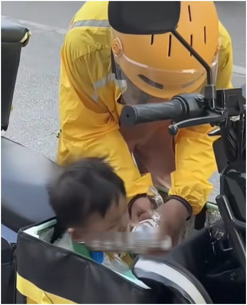 3 ca phẫu thuật, 9 đợt h&oacute;a trị, 12 lần xạ trị: Ph&iacute;a sau h&igrave;nh ảnh nữ shipper bỏ con g&aacute;i v&agrave;o th&ugrave;ng giao đồ- Ảnh 4.