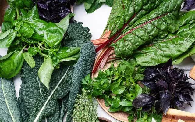 7 loại rau gi&agrave;u magi&ecirc; gi&uacute;p bảo vệ sức khỏe tim mạch v&agrave; chuyển h&oacute;a- Ảnh 1.