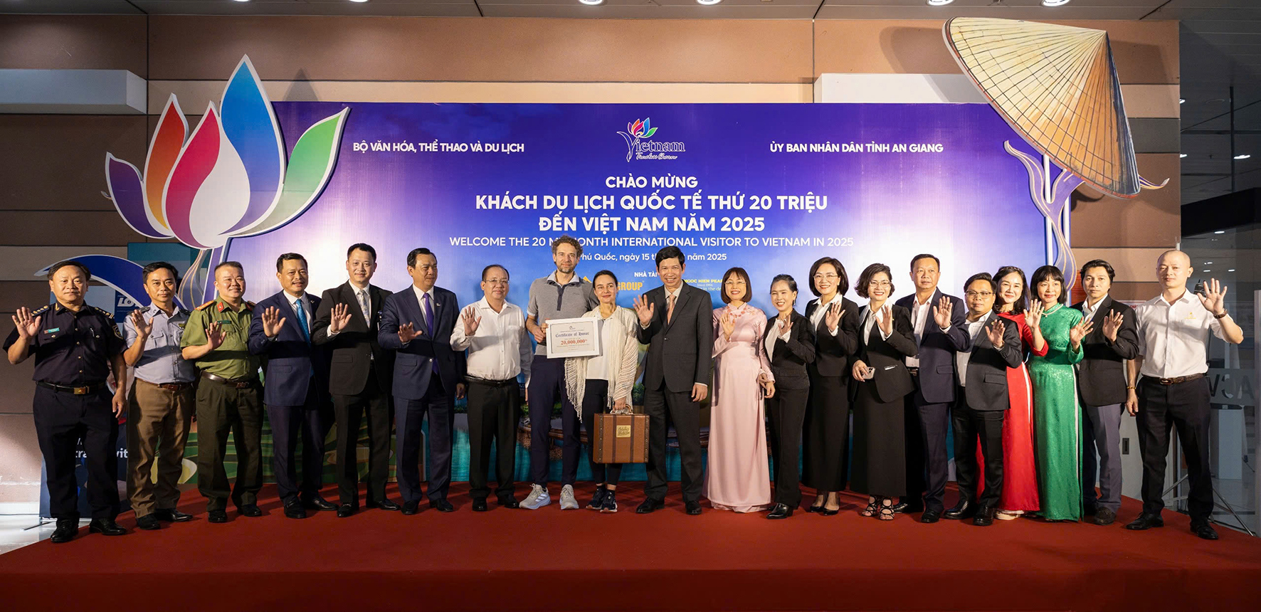 Việt Nam chạm mốc 20 triệu kh&aacute;ch quốc tế: Kỷ lục về lượng, ph&eacute;p thử về chất- Ảnh 2.