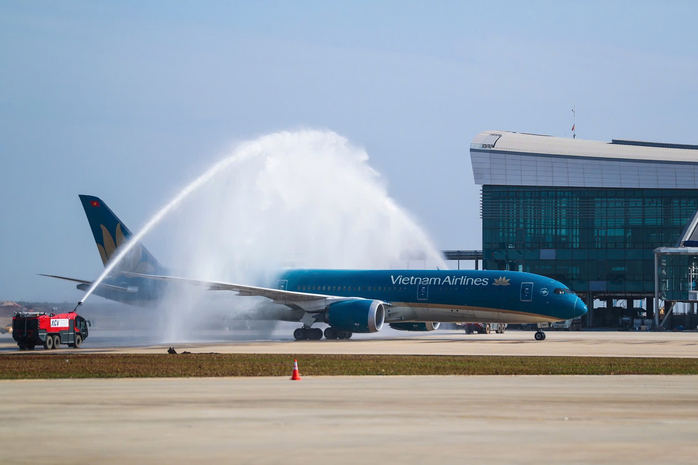 Kh&aacute;nh th&agrave;nh 'si&ecirc;u s&acirc;n bay' hiện đại nhất Việt Nam- Ảnh 1.