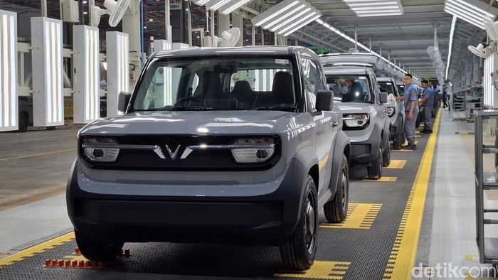 VinFast b&aacute;n hơn 3.100 xe điện tại Indonesia: VF 3 c&oacute; doanh số khủng nhất, VF e34 cũng b&aacute;n cực chạy- Ảnh 1.