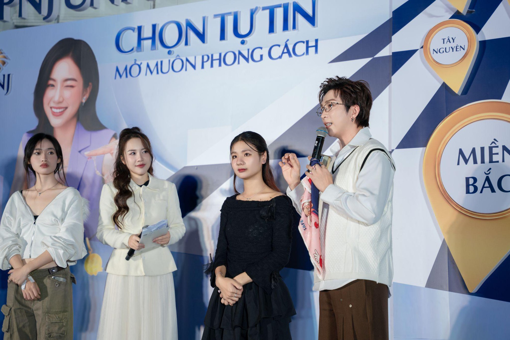 Dấu ấn PNJ Uni Tour 2025: Hơn 8.000 sinh vi&ecirc;n đồng h&agrave;nh tr&ecirc;n h&agrave;nh tr&igrave;nh n&acirc;ng tầm phong c&aacute;ch- Ảnh 2.