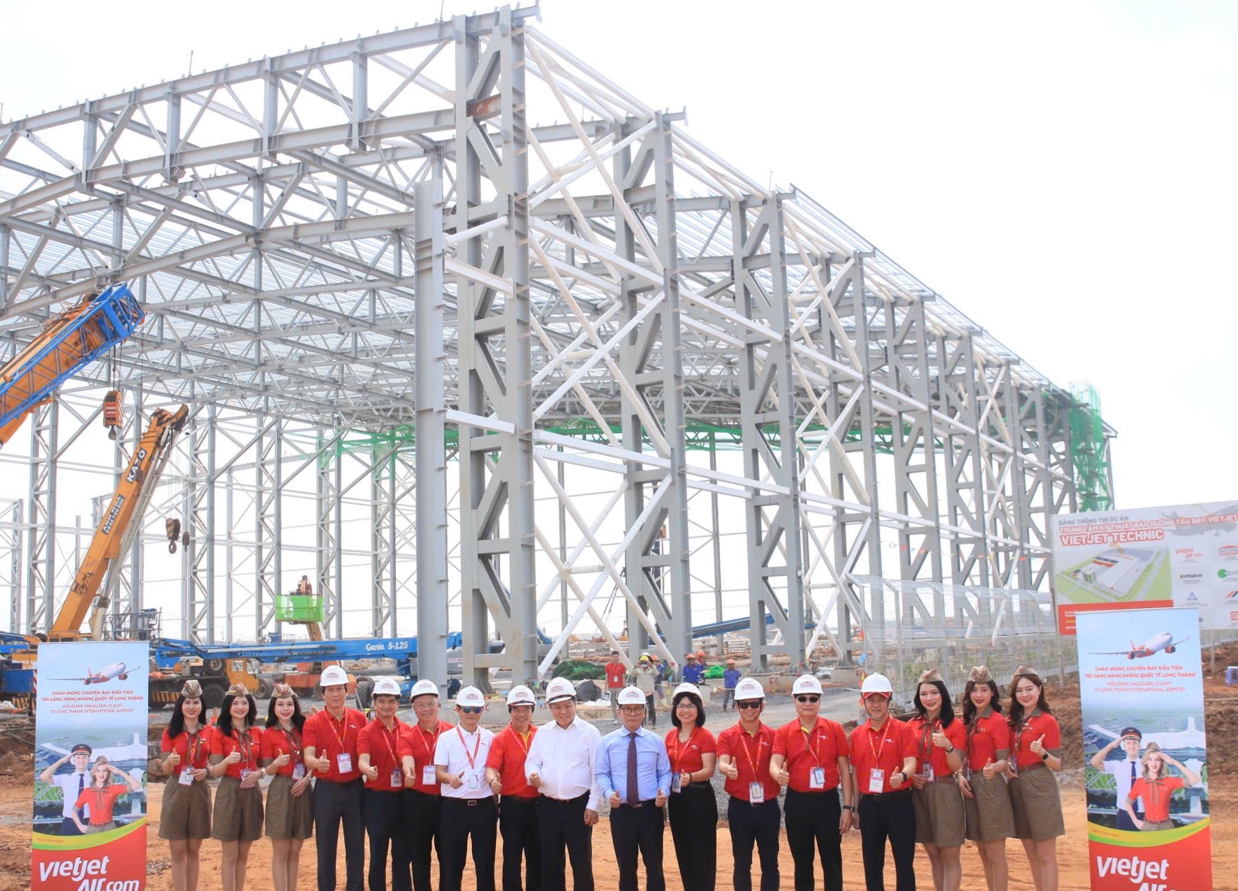 Vietjet cất n&oacute;c hangar chuẩn quốc tế, khai trương chuyến bay tới Cảng H&agrave;ng kh&ocirc;ng quốc tế Long Th&agrave;nh- Ảnh 1.