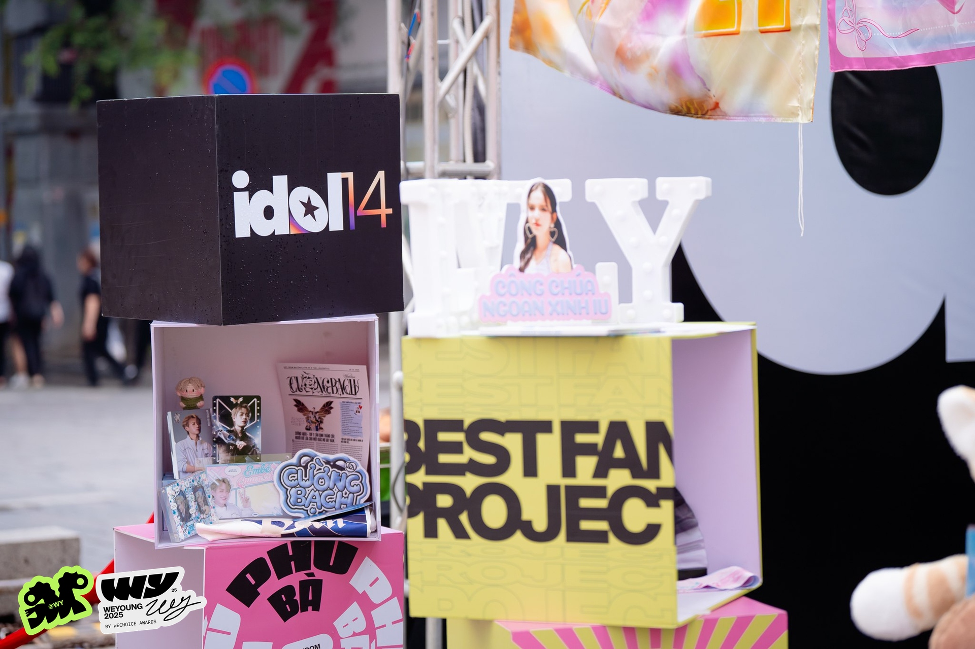 Chỉ c&ograve;n 1 ng&agrave;y đến WeYoung 2025: Cả loạt fandom hot nhất tập hợp, văn ho&aacute; thần tượng Việt ng&agrave;y c&agrave;ng đẹp rực rỡ!- Ảnh 1.