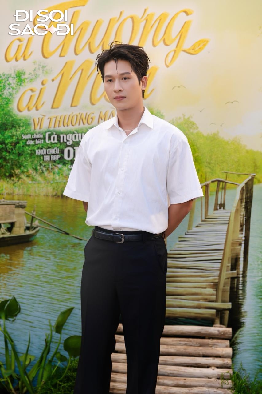 Cặp sao Việt công khai bồng bế nhau gây bão MXH: Nhà gái xinh như mộng, nhà trai lộ rõ vẻ si mê khó chối cãi- Ảnh 10. Cặp sao Việt công khai bồng bế nhau gây bão MXH: Nhà gái xinh như mộng, nhà trai lộ rõ vẻ si mê khó chối cãi- Ảnh 10.