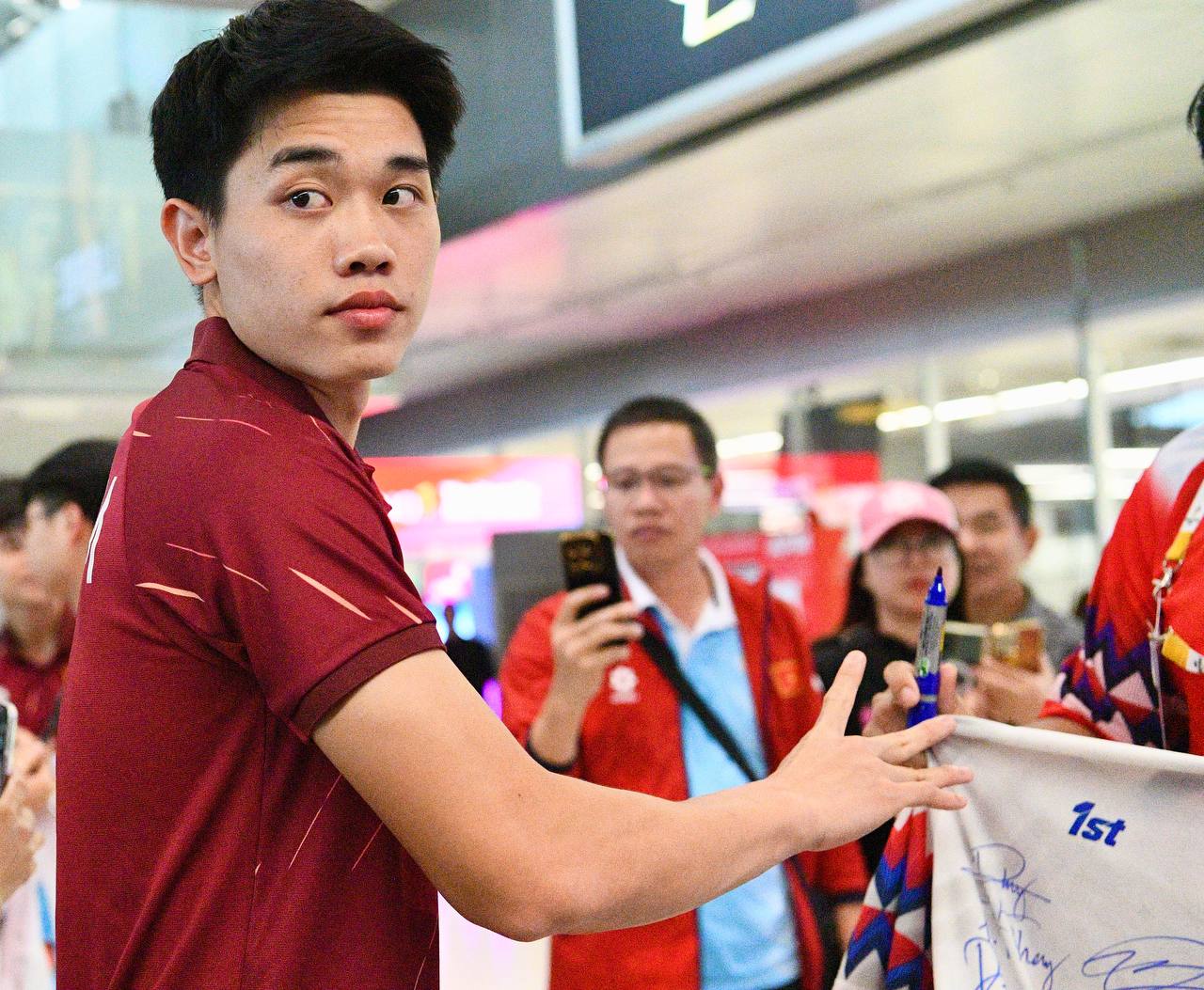 Trai đẹp U22 Việt Nam Đ&igrave;nh Bắc, Thanh Nh&agrave;n mang HCV về Việt Nam, thủ m&ocirc;n 1m91 visual s&aacute;ng bừng k&yacute; mỏi tay cho CĐV- Ảnh 3.