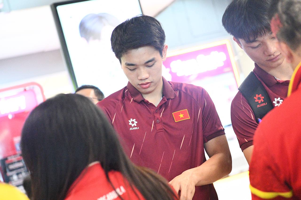 Trai đẹp U22 Việt Nam Đ&igrave;nh Bắc, Thanh Nh&agrave;n mang HCV về Việt Nam, thủ m&ocirc;n 1m91 visual s&aacute;ng bừng k&yacute; mỏi tay cho CĐV- Ảnh 4.