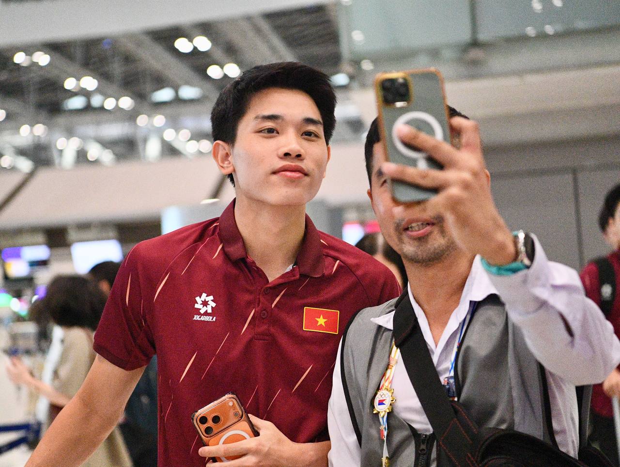 Trai đẹp U22 Việt Nam Đ&igrave;nh Bắc, Thanh Nh&agrave;n mang HCV về Việt Nam, thủ m&ocirc;n 1m91 visual s&aacute;ng bừng k&yacute; mỏi tay cho CĐV- Ảnh 2.