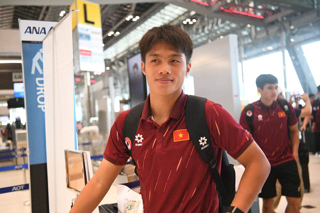 Trai đẹp U22 Việt Nam Đ&igrave;nh Bắc, Thanh Nh&agrave;n mang HCV về Việt Nam, thủ m&ocirc;n 1m91 visual s&aacute;ng bừng k&yacute; mỏi tay cho CĐV- Ảnh 8.