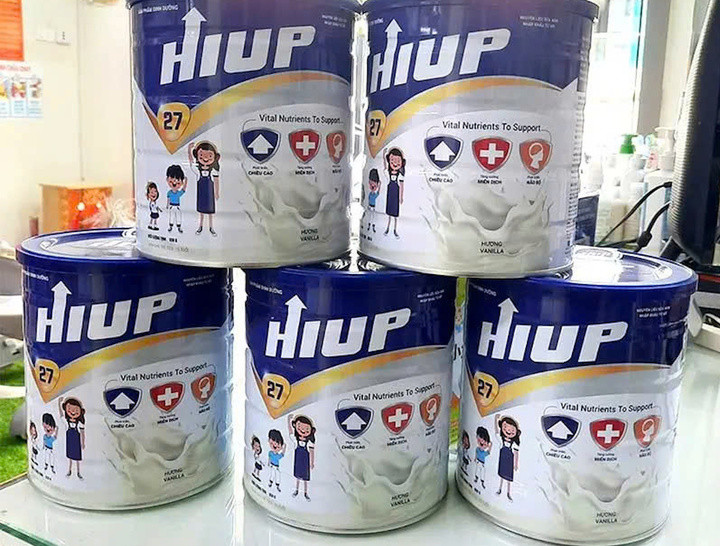 T&aacute;ch t&agrave;i liệu li&ecirc;n quan h&agrave;nh vi KOLs quảng c&aacute;o sữa giả Hiup để điều tra- Ảnh 1.