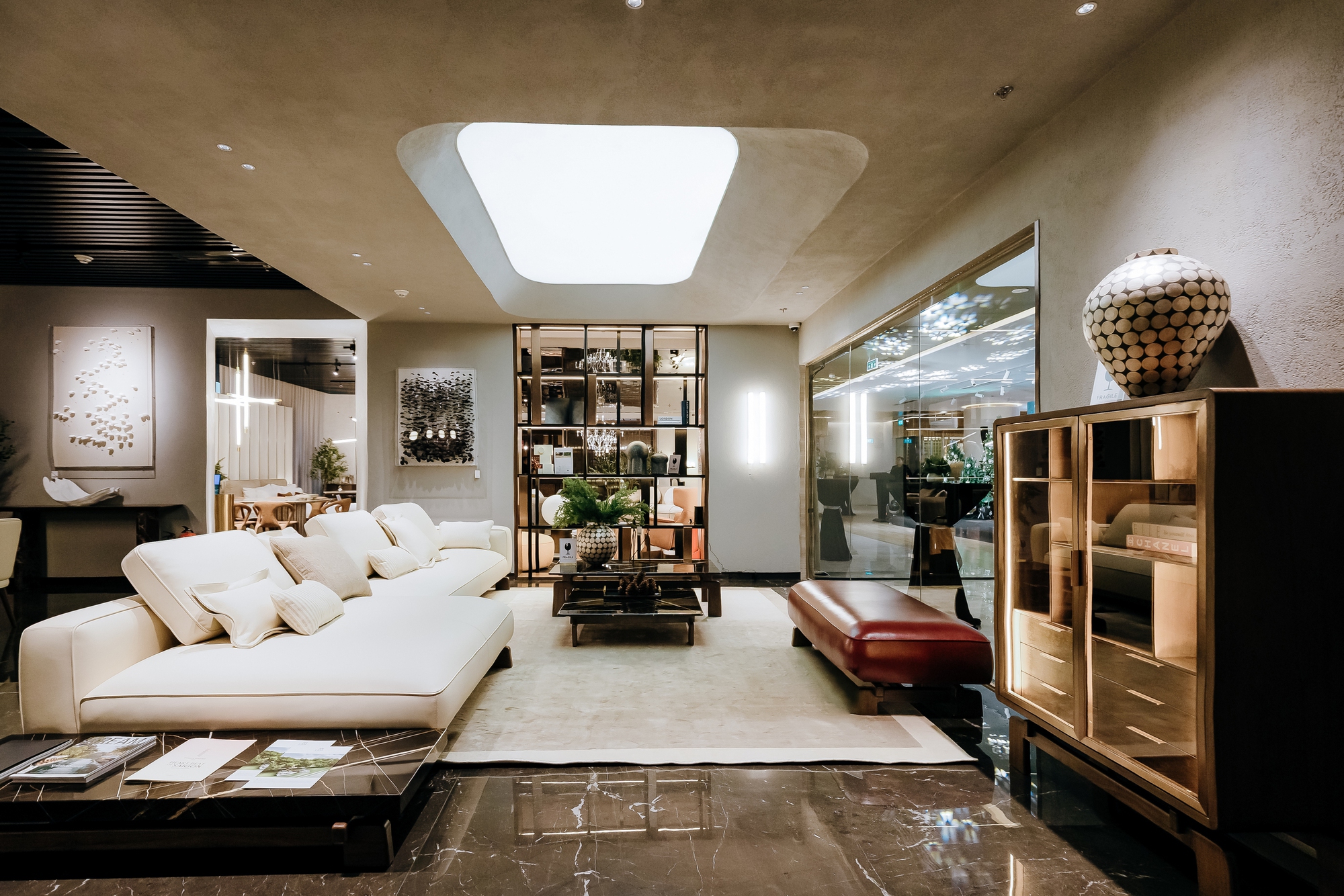 Tập đo&agrave;n "thầu" nội thất cho loạt kh&aacute;ch sạn 5 sao bất ngờ khai trương showroom ho&agrave;nh tr&aacute;ng tại địa điểm hot nhất TP.HCM- Ảnh 3.