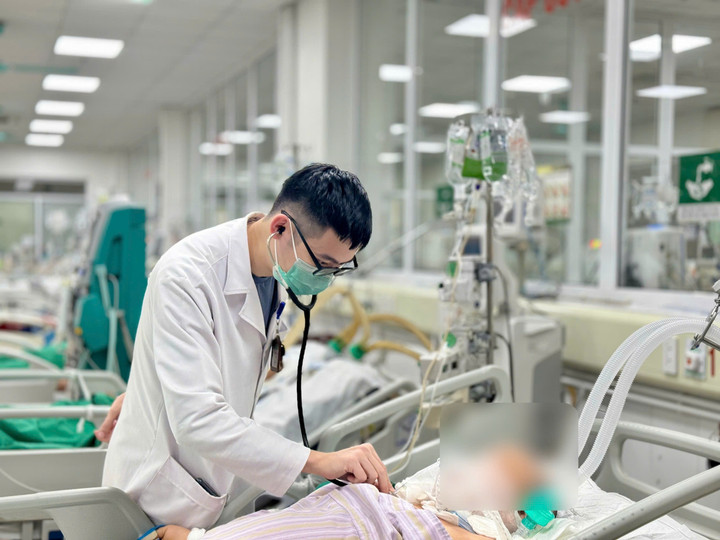 Bệnh nh&acirc;n 35 tuổi mắc c&uacute;m kh&oacute; qua khỏi, b&aacute;c sĩ cảnh b&aacute;o khẩn- Ảnh 1.