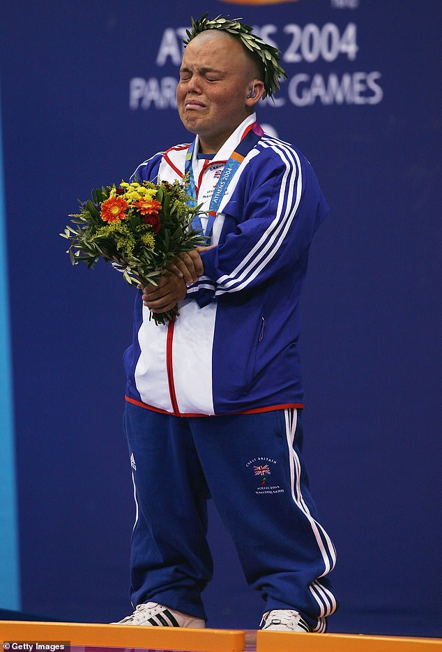 HCV Paralympic gạ gẫm bé gái 14 tuổi gửi ảnh khoả thân, và cái kết ê chề mất hết mặt mũi- Ảnh 1.