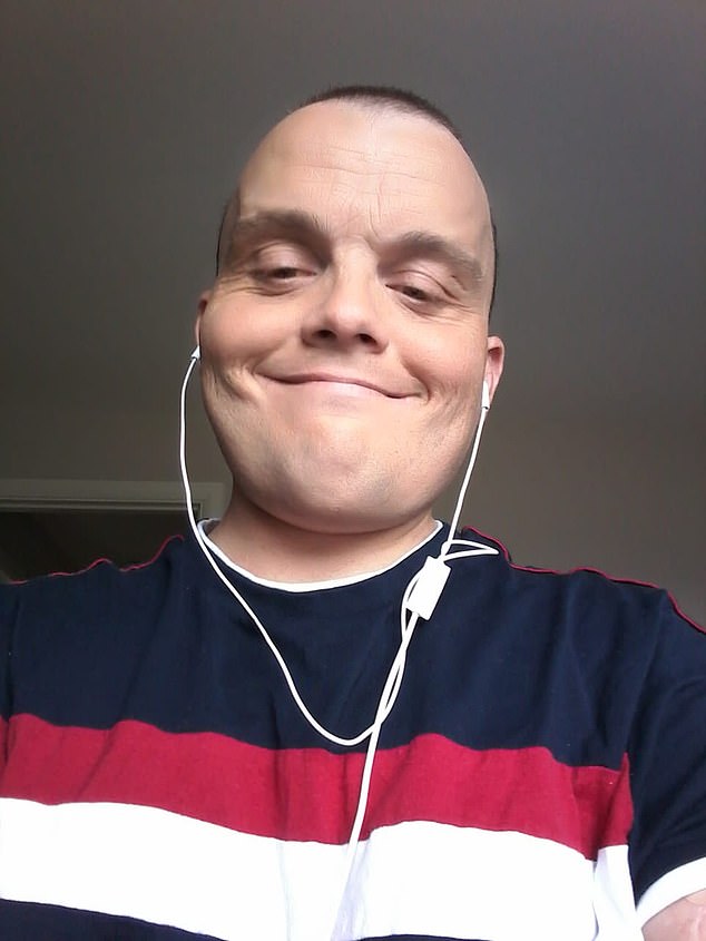 HCV Paralympic gạ gẫm bé gái 14 tuổi gửi ảnh khoả thân, và cái kết ê chề mất hết mặt mũi- Ảnh 3.