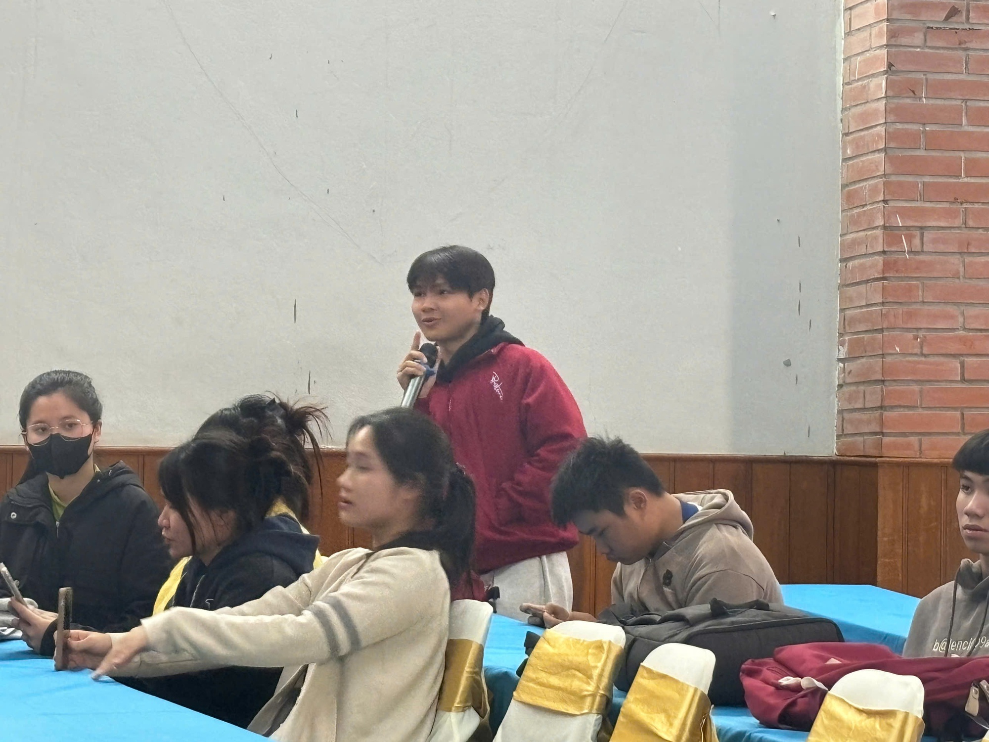 Trường CĐ Du lịch Hà Nội nói về chế độ cho sinh viên tham gia A80- Ảnh 1.