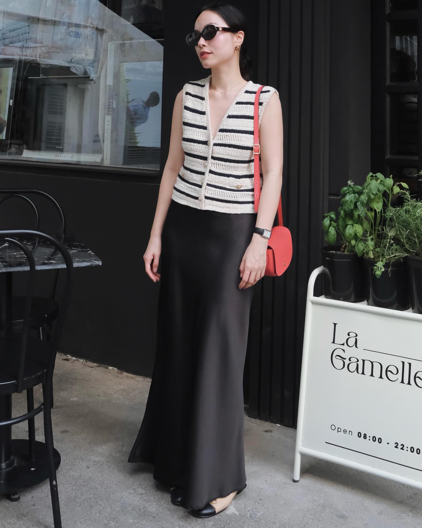 Cao chưa tới 1m60 nhưng Lê Hà Trúc vẫn hack dáng siêu đỉnh khi đi giày bệt, tất cả là nhờ 4 kiểu trang phục- Ảnh 1.