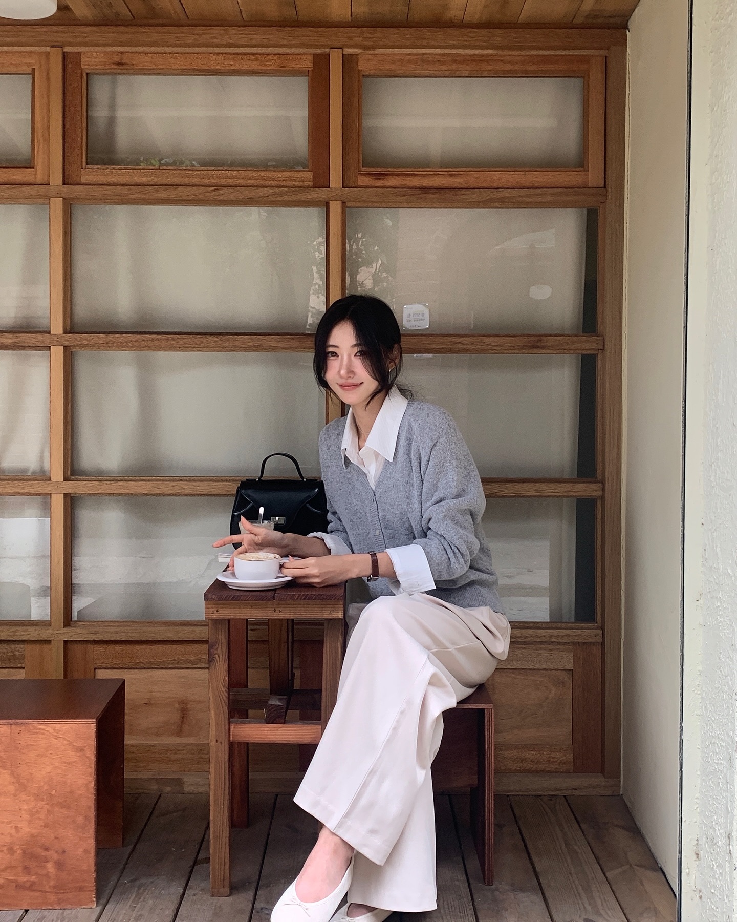 5 cách mặc áo len theo style tối giản, áp dụng suốt mùa đông năm nay cũng không thấy chán- Ảnh 10.