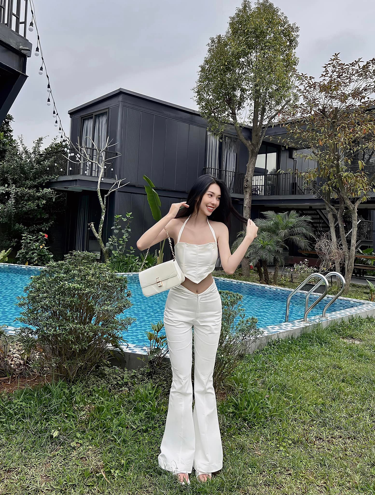 Tranh cãi không dứt về nhan sắc của diễn viên phim giờ vàng- Ảnh 13.