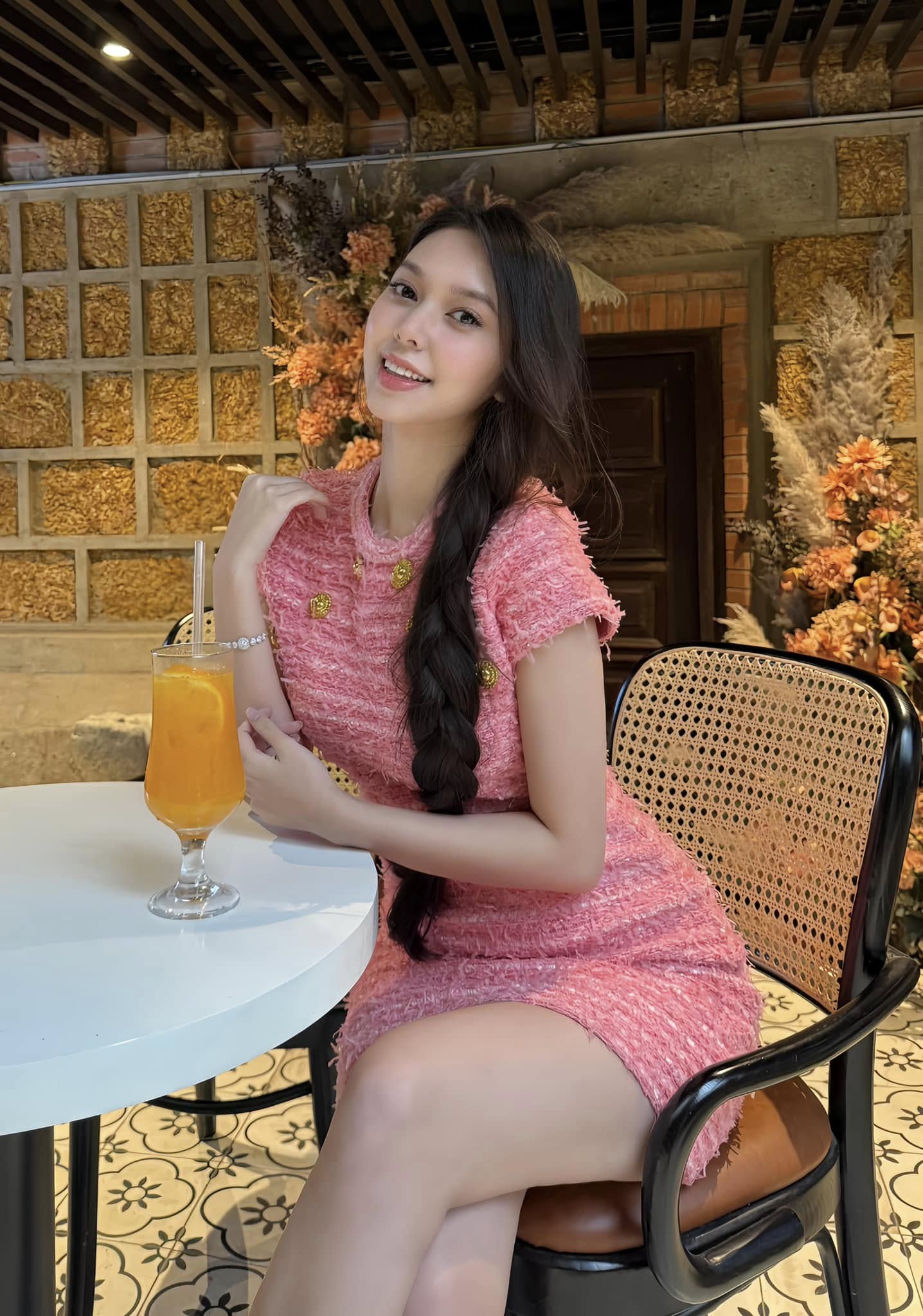 Tranh cãi không dứt về nhan sắc của diễn viên phim giờ vàng- Ảnh 8.