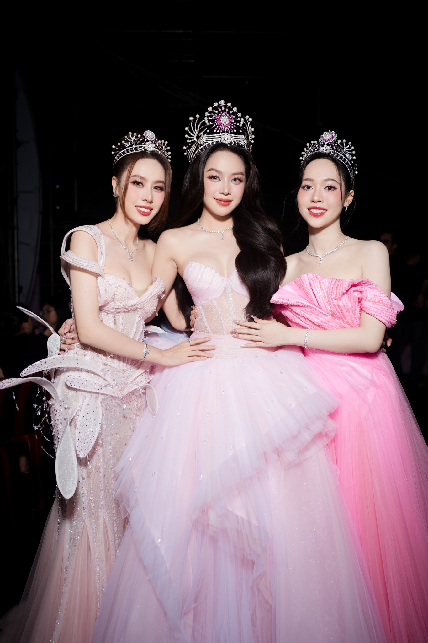 Á hậu Trịnh Thuỳ Linh dạo này: Ở ẩn 6 tháng, lộ loạt Á hậu Trịnh Thuỳ Linh dạo này: Ở ẩn 6 tháng, lộ loạt