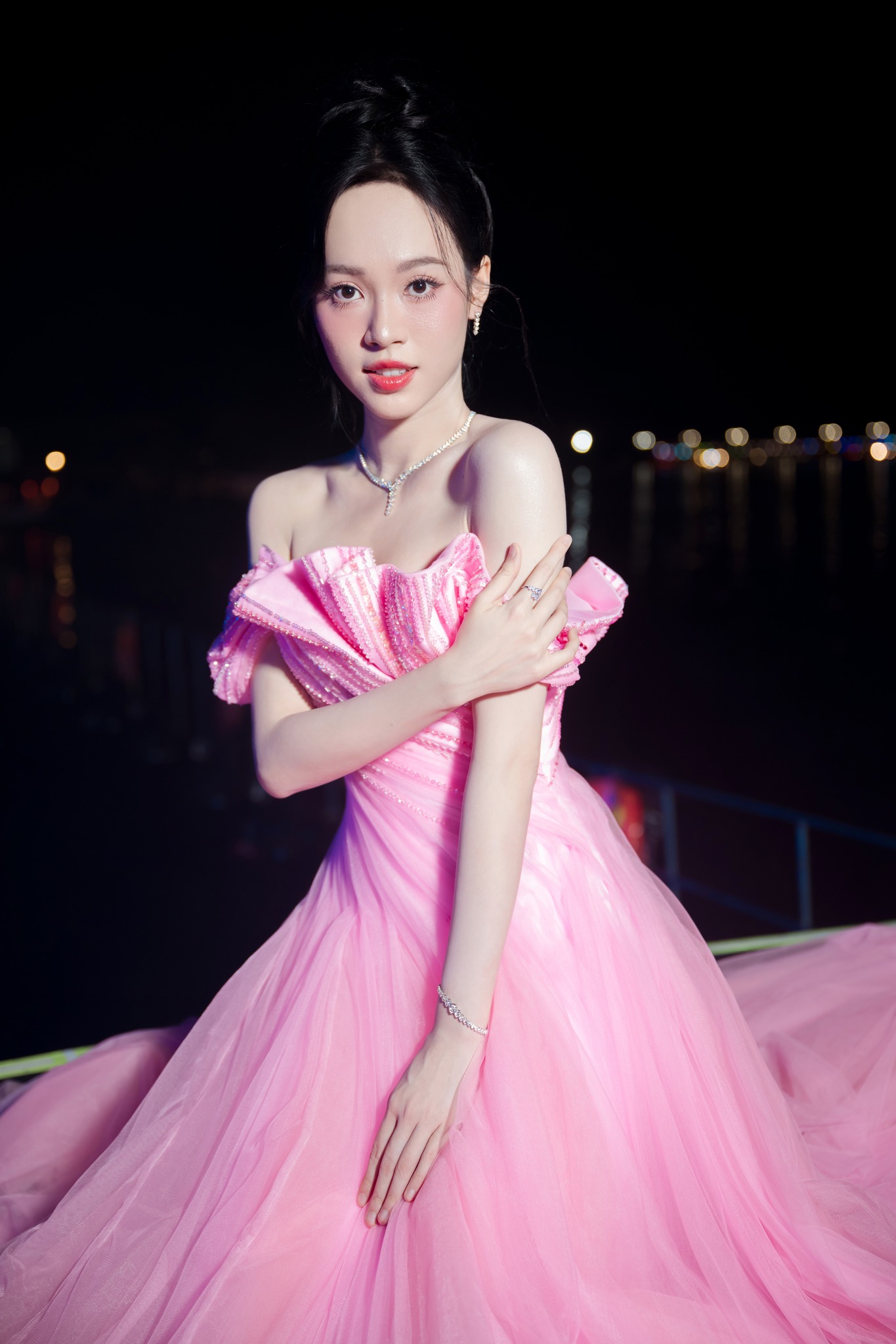 Á hậu Trịnh Thuỳ Linh dạo này: Ở ẩn 6 tháng, lộ loạt Á hậu Trịnh Thuỳ Linh dạo này: Ở ẩn 6 tháng, lộ loạt