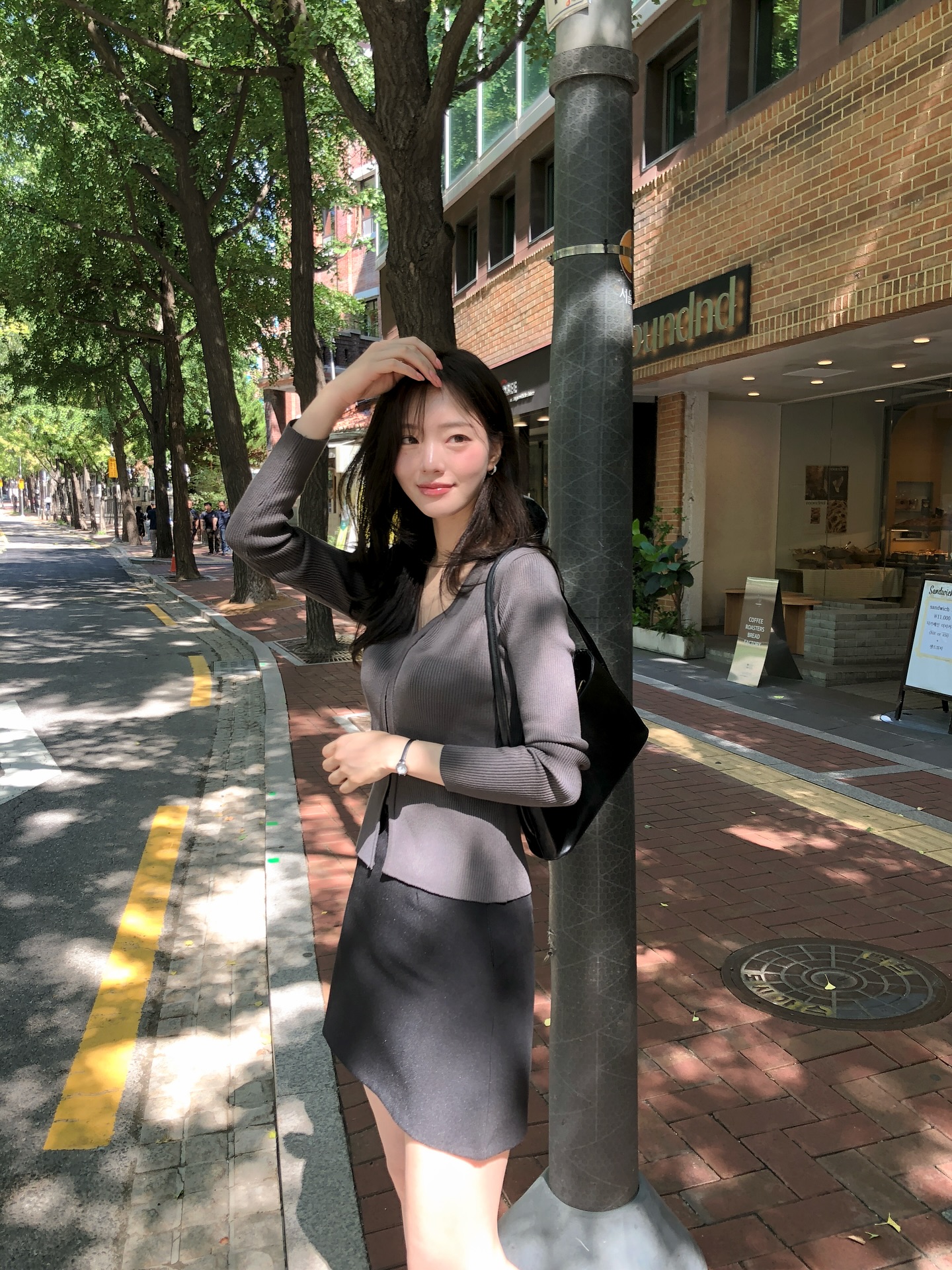 5 cách mặc áo len theo style tối giản, áp dụng suốt mùa đông năm nay cũng không thấy chán- Ảnh 2.