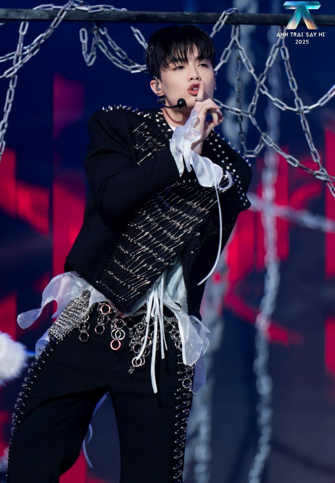 Nghịch lý của người dẫn đầu dàn anh trai- Ảnh 3.