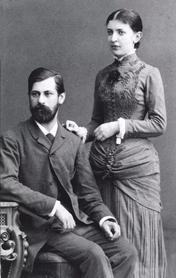 3 thế hệ nuôi dưỡng 16 NHÂN TÀI hàng đầu: Rốt cuộc điều gì giúp gia tộc này liên tục xuất hiện người kiệt xuất? Câu trả lời không ngờ!- Ảnh 2.