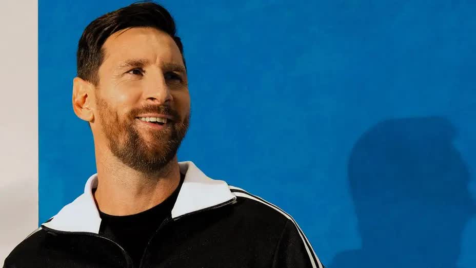 Messi ngồi không cũng Messi ngồi không cũng