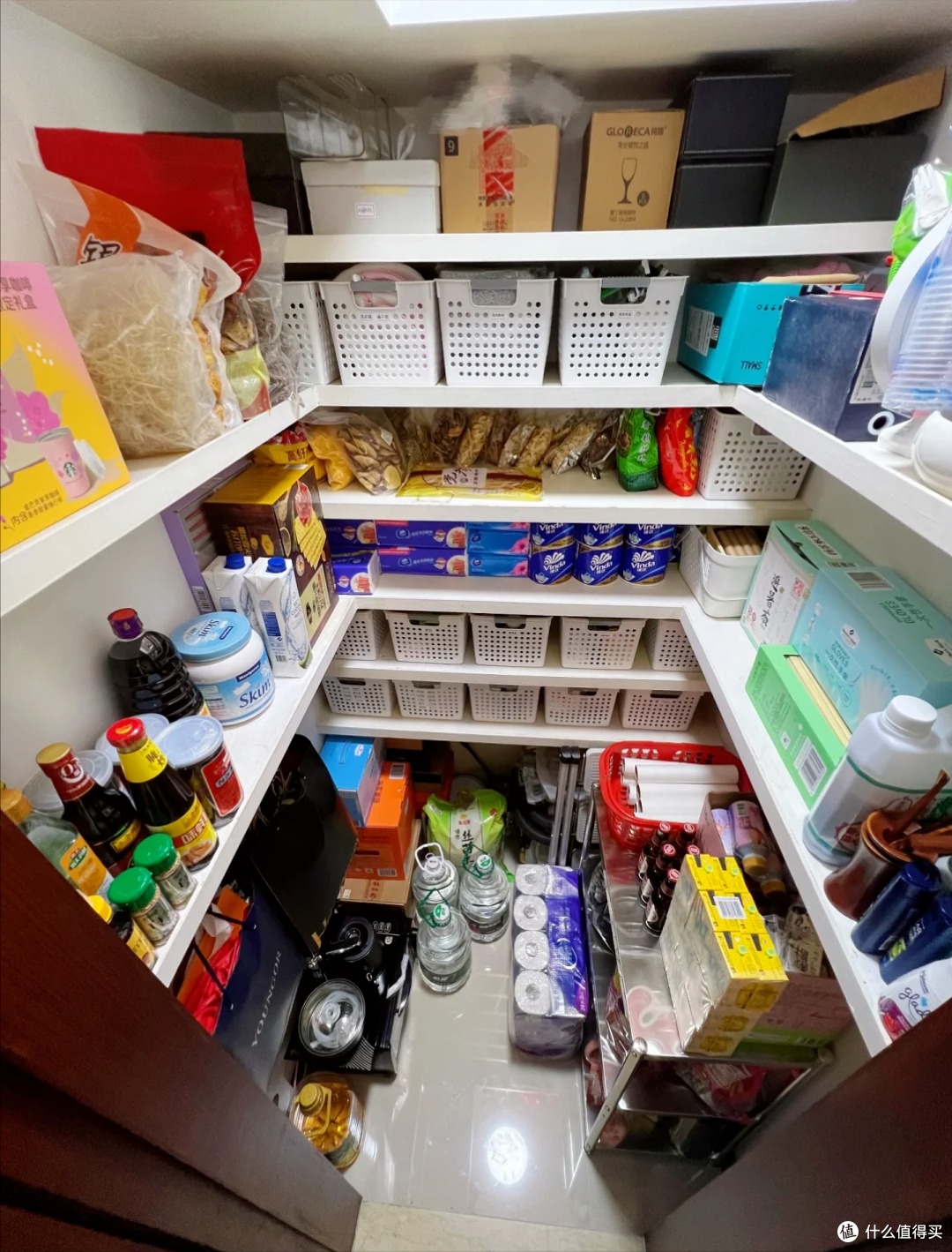 Sống 65 năm, mẹ tôi có 8 chiêu giữ nhà sạch như mới xây, không tốn một giọt mồ hôi dọn dẹp- Ảnh 1.