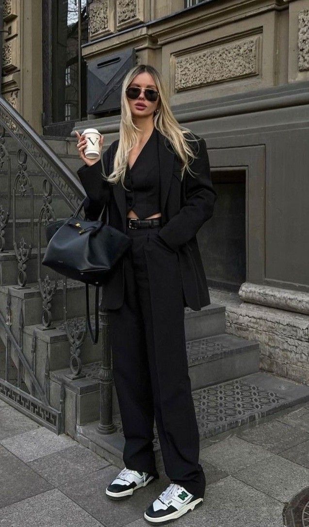 3 gam màu mùa đông giúp bạn hết mặc quê nơi công sở- Ảnh 3.