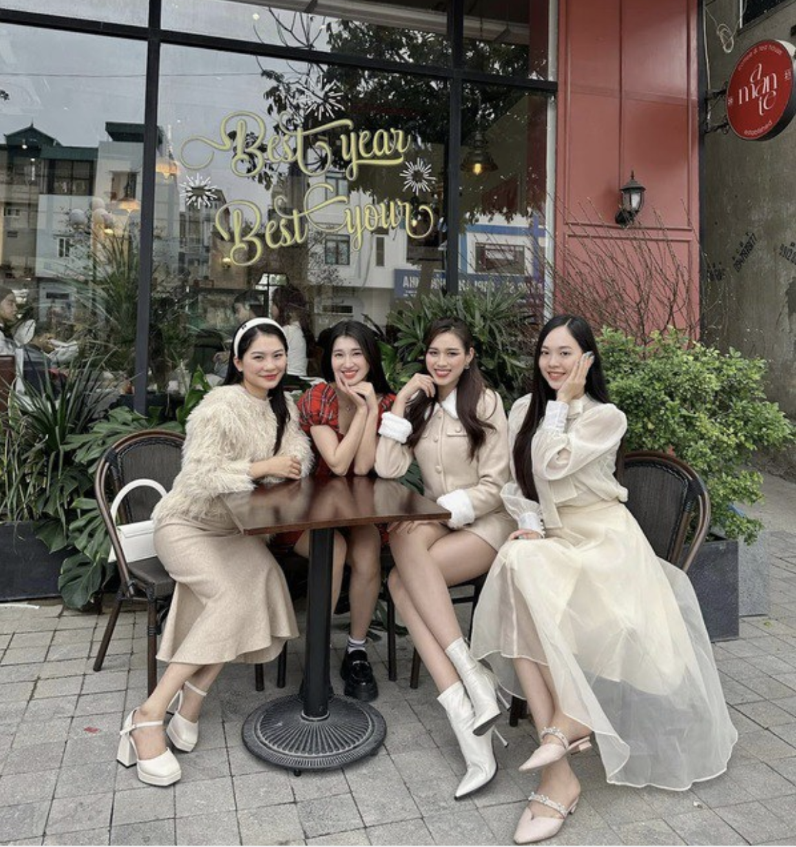 Á hậu Trịnh Thuỳ Linh dạo này: Ở ẩn 6 tháng, lộ loạt Á hậu Trịnh Thuỳ Linh dạo này: Ở ẩn 6 tháng, lộ loạt