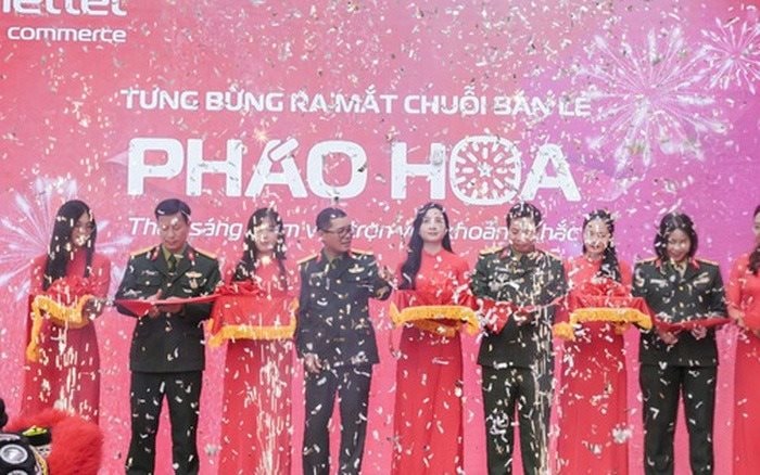 Viettel bán pháo hoa chính hãng tại 500 cửa hàng trên toàn quốc- Ảnh 1.