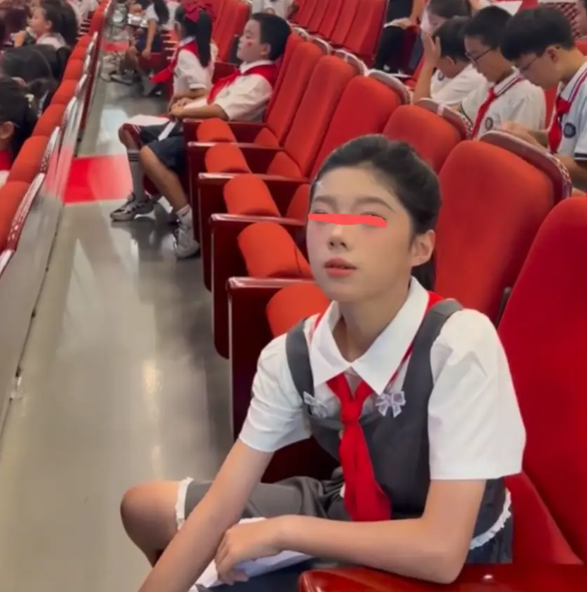 Đây mà là học sinh tiểu học à?- Ảnh 1. Đây mà là học sinh tiểu học à?- Ảnh 1.