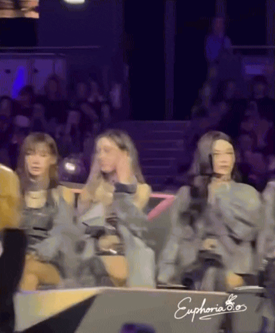 G-DRAGON bị nhóm đại mỹ nhân thái độ ra mặt, cố tình phớt lờ không chào hỏi- Ảnh 3.