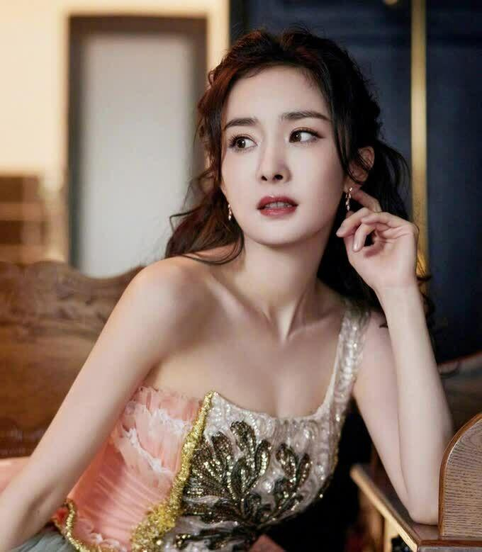 Dương Mịch giữ dáng đồng hồ cát không có điểm nào chê nhờ 1 thói quen cuối ngày: Hiếm ai làm lắm!- Ảnh 5.