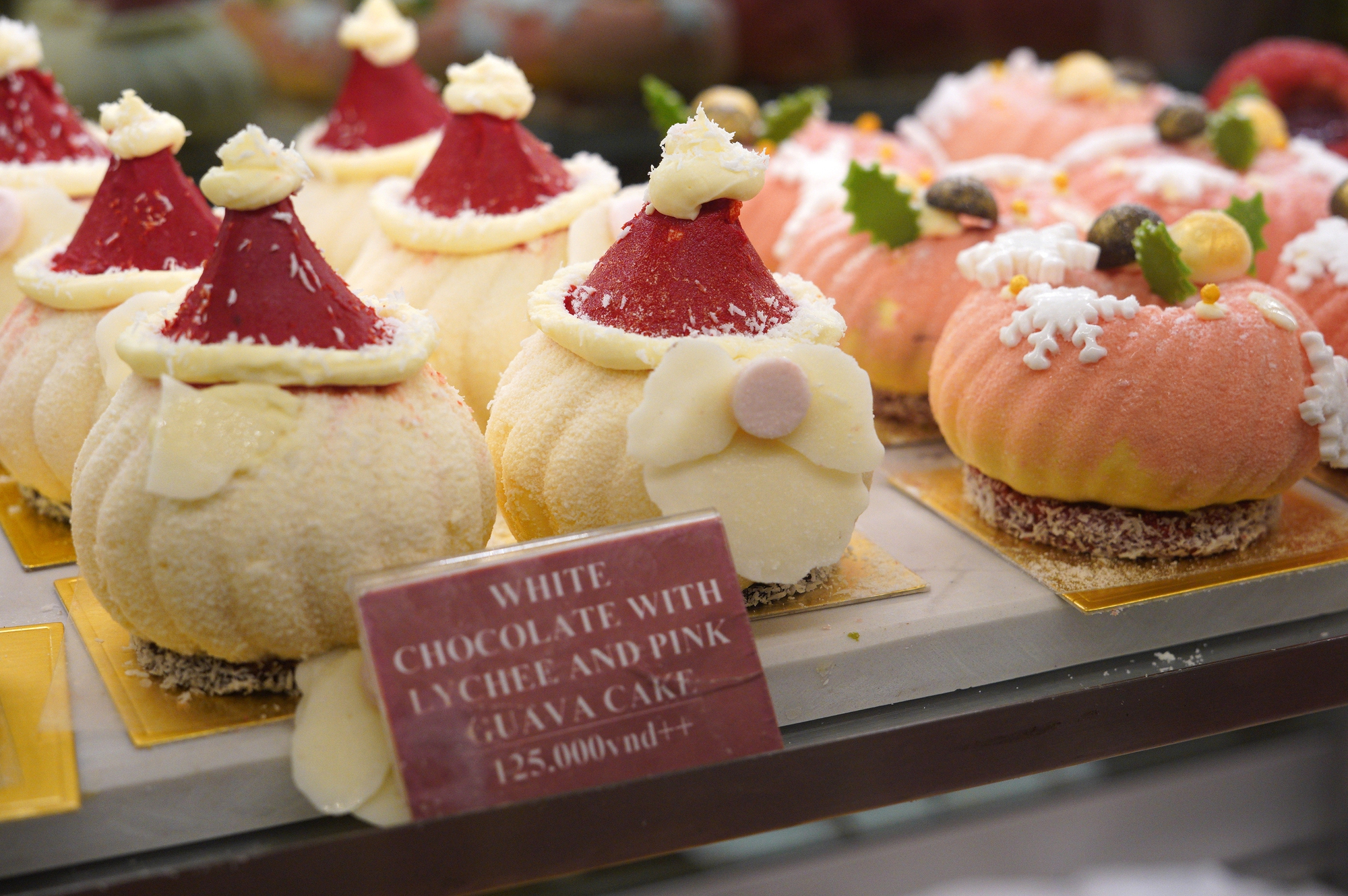 Cận cảnh quán cà phê Giáng sinh 200k/giờ ở TP.HCM, đáng thì thấy đáng nhưng trải nghiệm thì thật sự chưa xứng!- Ảnh 21.