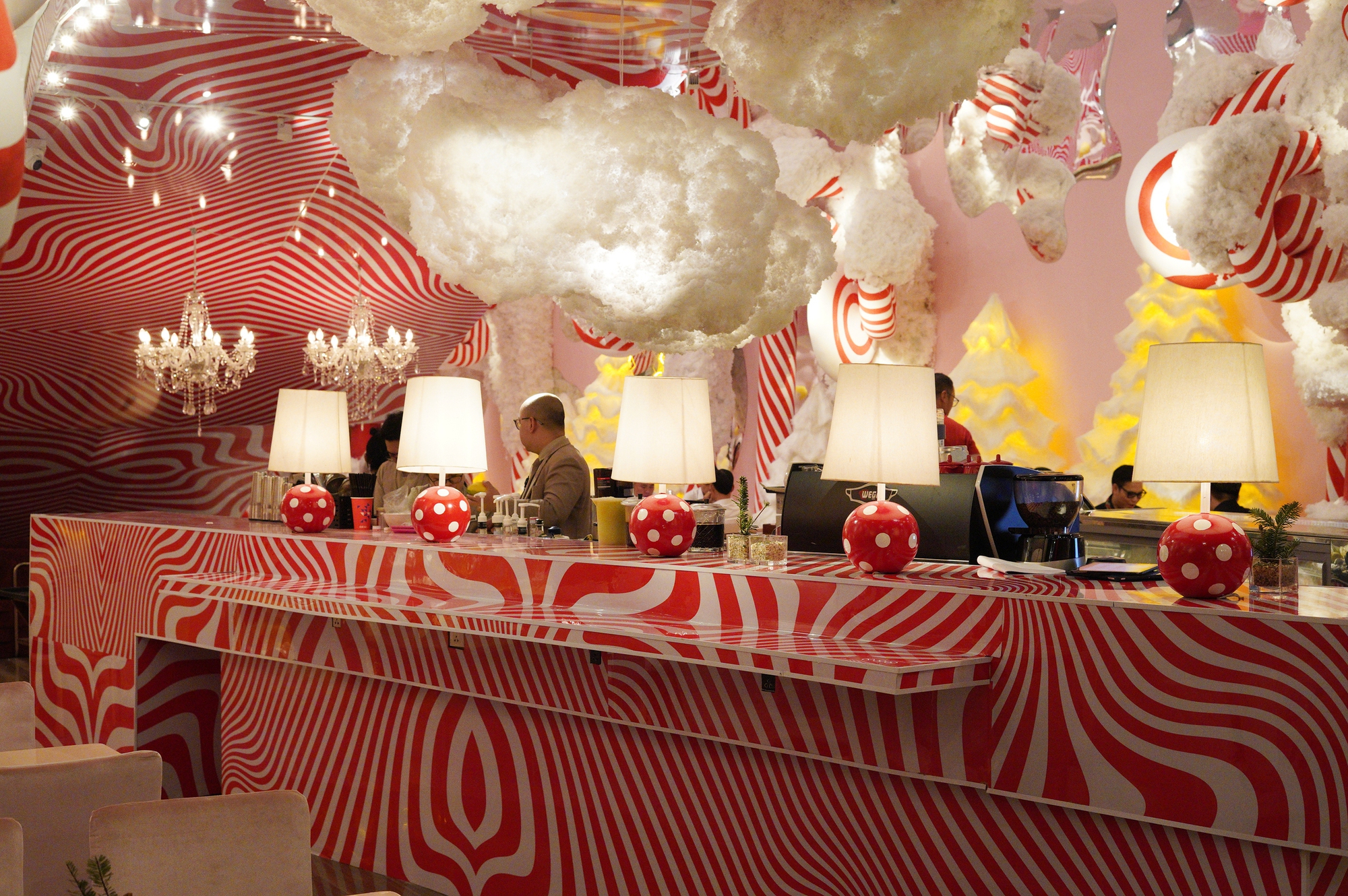 Cận cảnh quán cà phê Giáng sinh 200k/giờ ở TP.HCM, đáng thì thấy đáng nhưng trải nghiệm thì thật sự chưa xứng!- Ảnh 10.