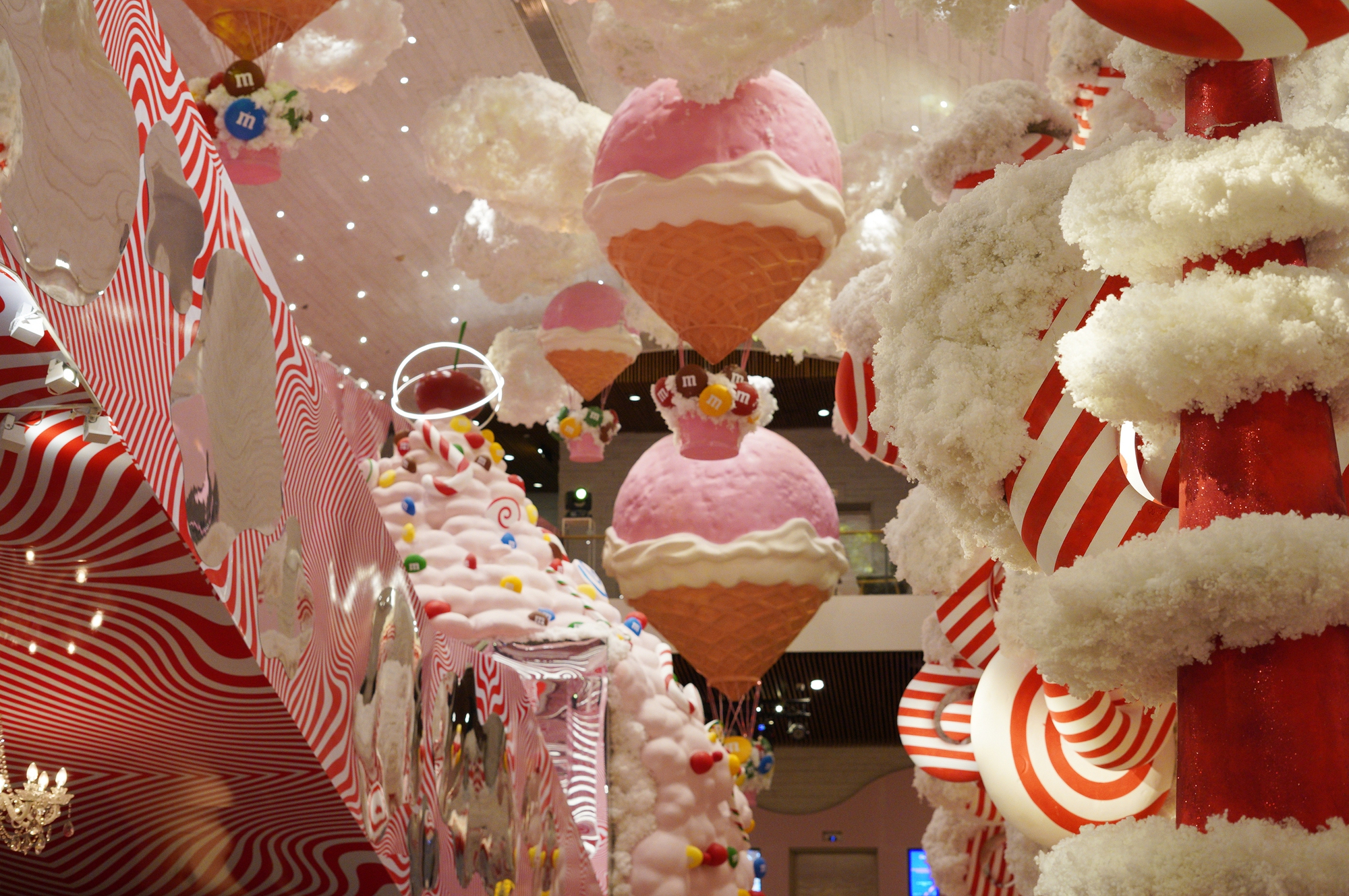 Cận cảnh quán cà phê Giáng sinh 200k/giờ ở TP.HCM, đáng thì thấy đáng nhưng trải nghiệm thì thật sự chưa xứng!- Ảnh 6.