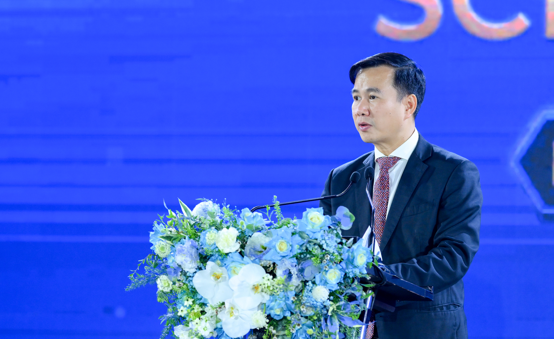 Thứ trưởng Bộ Khoa học và Công nghệ: "AI là công cụ mạnh mẽ, nhưng luôn phục vụ con người và vì con người"- Ảnh 1.