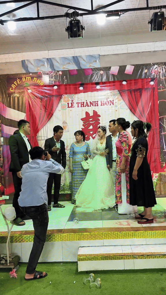 Bố vợ không nhận rượu mừng, con rể đạp đổ đám cưới- Ảnh 2. Bố vợ không nhận rượu mừng, con rể đạp đổ đám cưới- Ảnh 2.