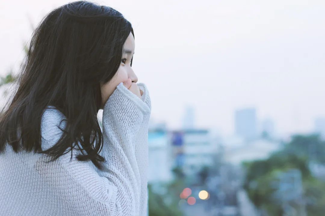 Những dấu hiệu nhiều người ở Hà Nội đang gặp phải không ngờ do không khí quá bẩn- Ảnh 4.