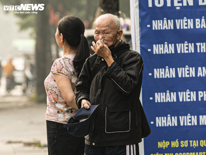 Các trường Hà Nội chủ động cho học sinh nghỉ học nếu không khí "rất nguy hại"- Ảnh 2.