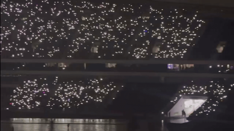 Sự giả dối của siêu sao hết thời: Thông báo cháy vé 6 concert, ngó vào trống hoác hơn nửa sân vận động- Ảnh 2.