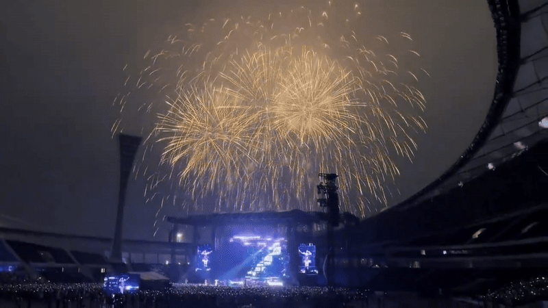 Sự giả dối của siêu sao hết thời: Thông báo cháy vé 6 concert, ngó vào trống hoác hơn nửa sân vận động- Ảnh 1.